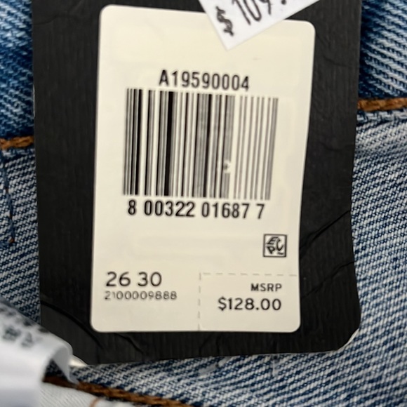 Levi’s 90’s Jeans - Picture 2 of 4